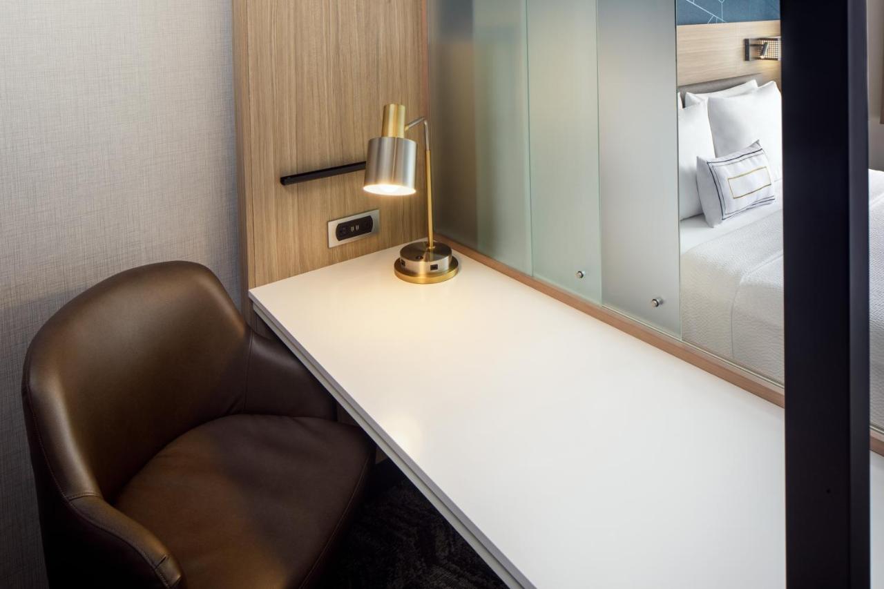 Springhill Suites By Marriott New York Jfk Airport Jamaica Exterior photo